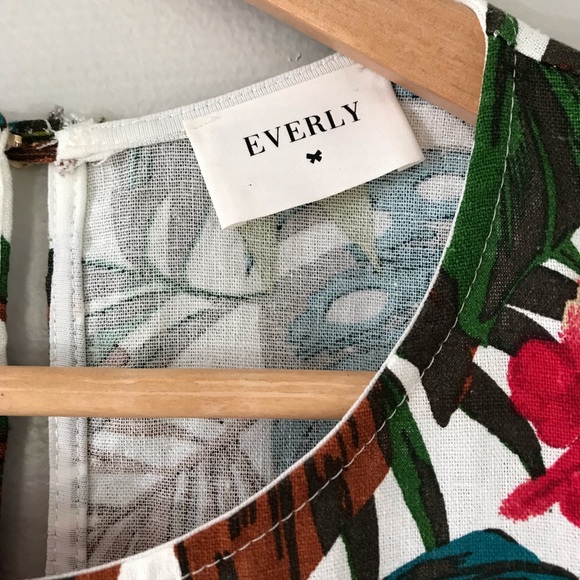 Everly Sleeveless Floral Botanical Peplum … - Picture 5 of 6